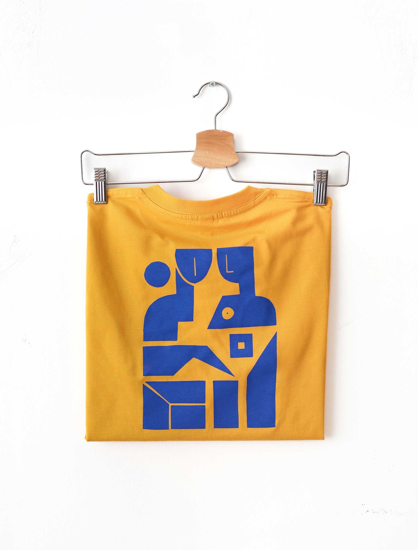 Κάτω απ'τον ήλιο. T-shirt με τύπωμα στην πλάτη